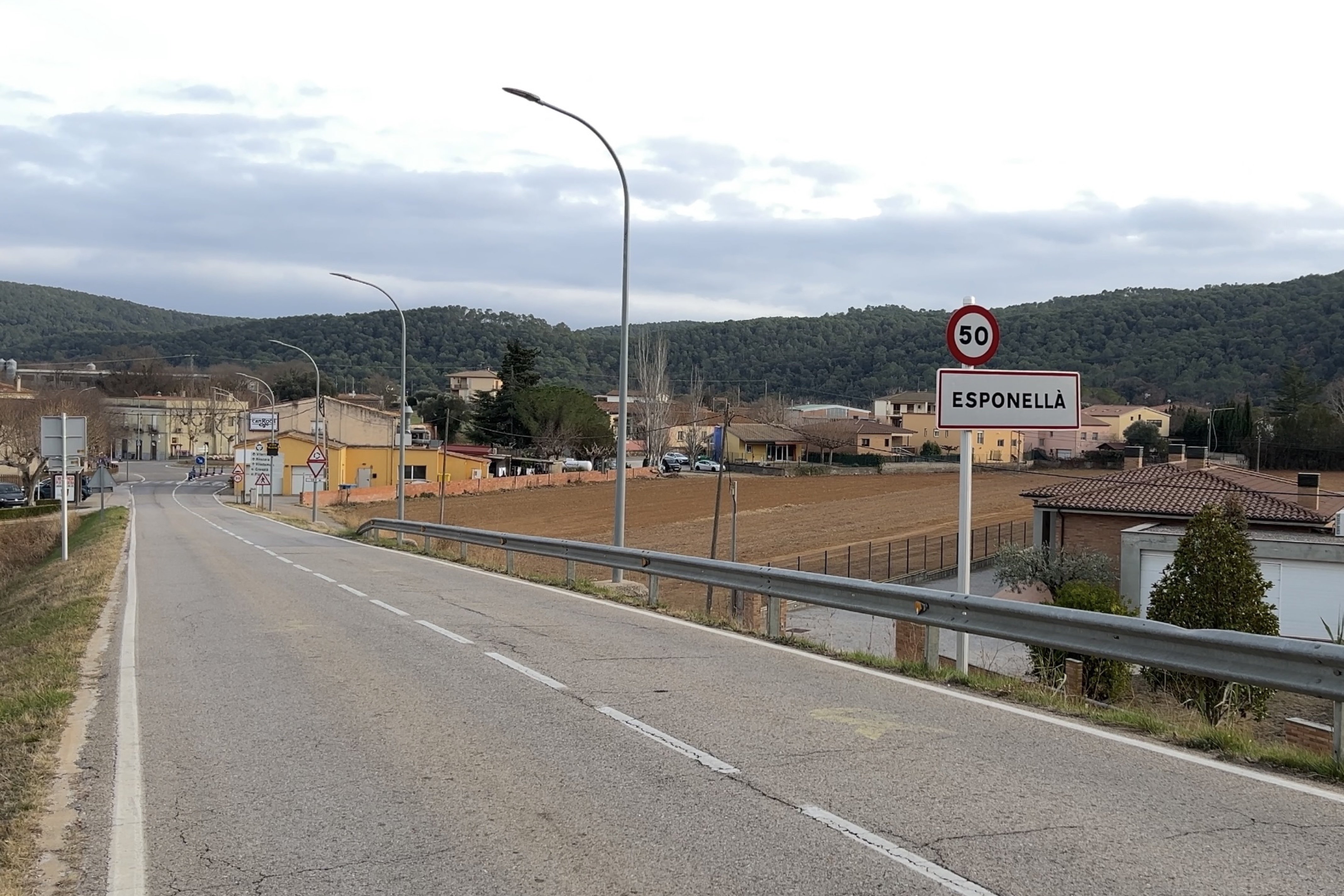 Esponellà multa al dueño de una vivienda por gastar más de 5 millones de litros de agua en plena sequía