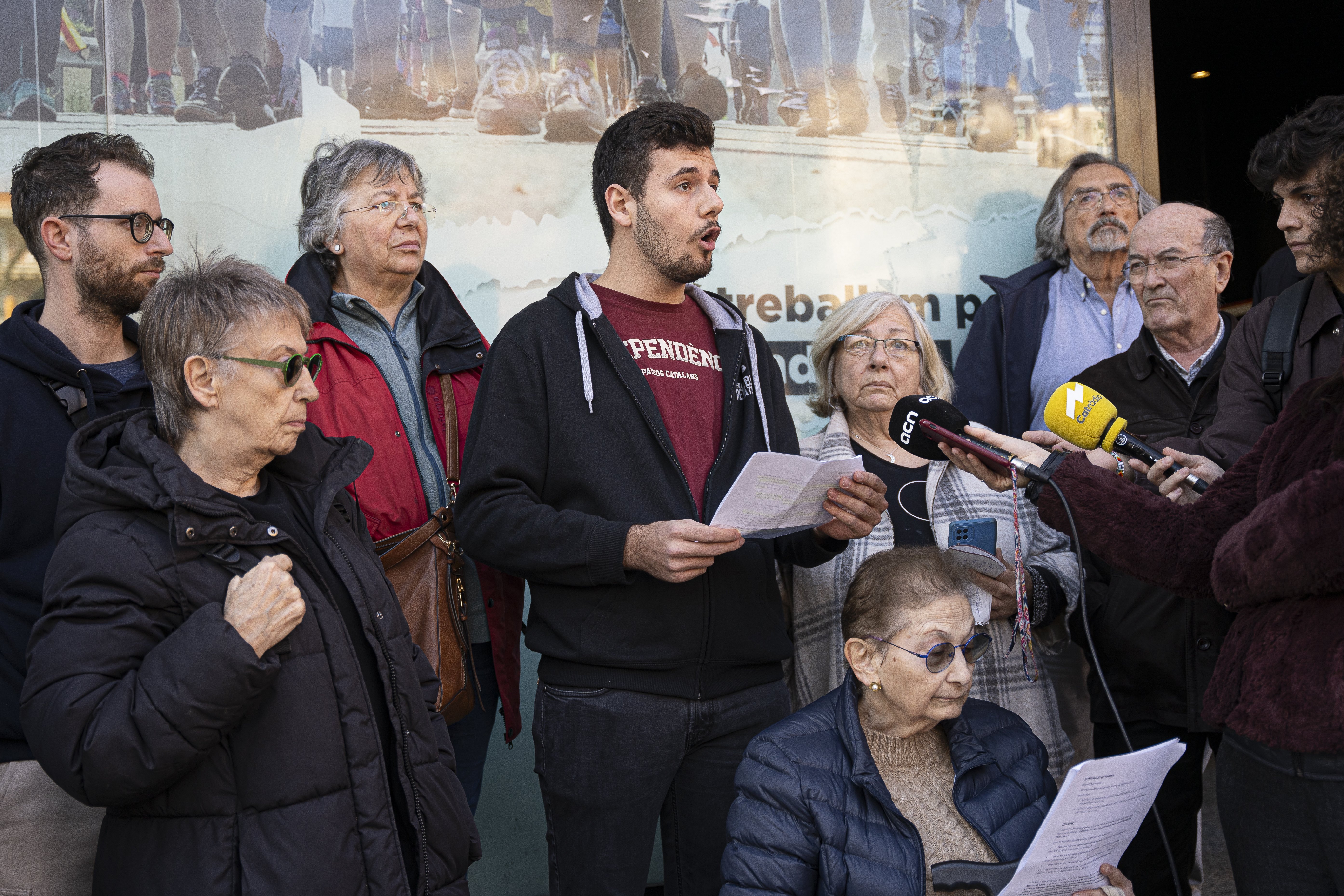 Contrarios a la lista cívica de la ANC hacen campaña: Lluís Llach, entre los 130 firmantes de un manifiesto