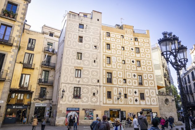 Libro 'Barcelona Esgrafiada' plaza Santa maria / Foto: Carlos Baglietto