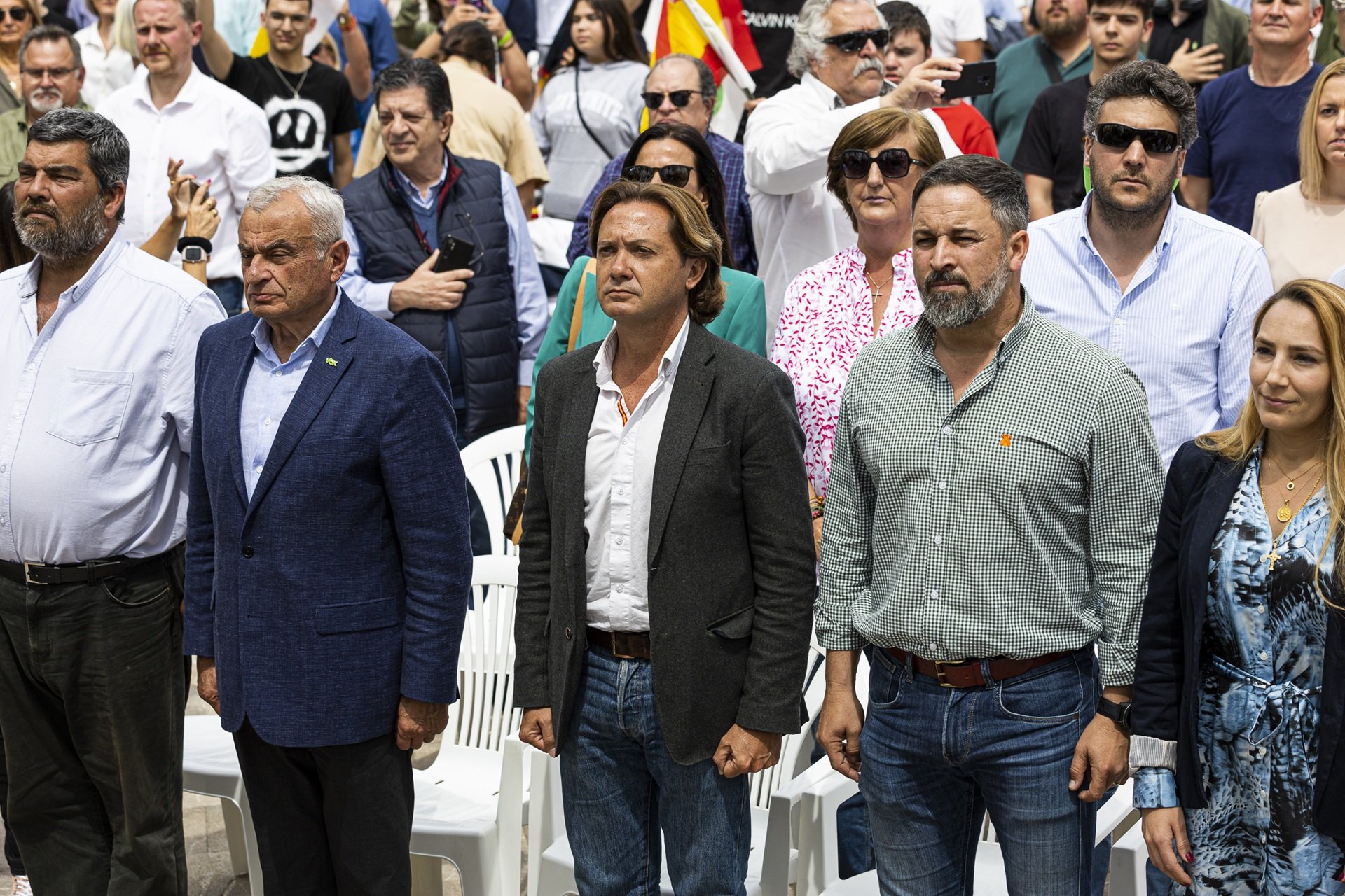 Se agrava la crisis en Vox: un informe interno advirtió a Abascal que tenían un 'Villarejo'