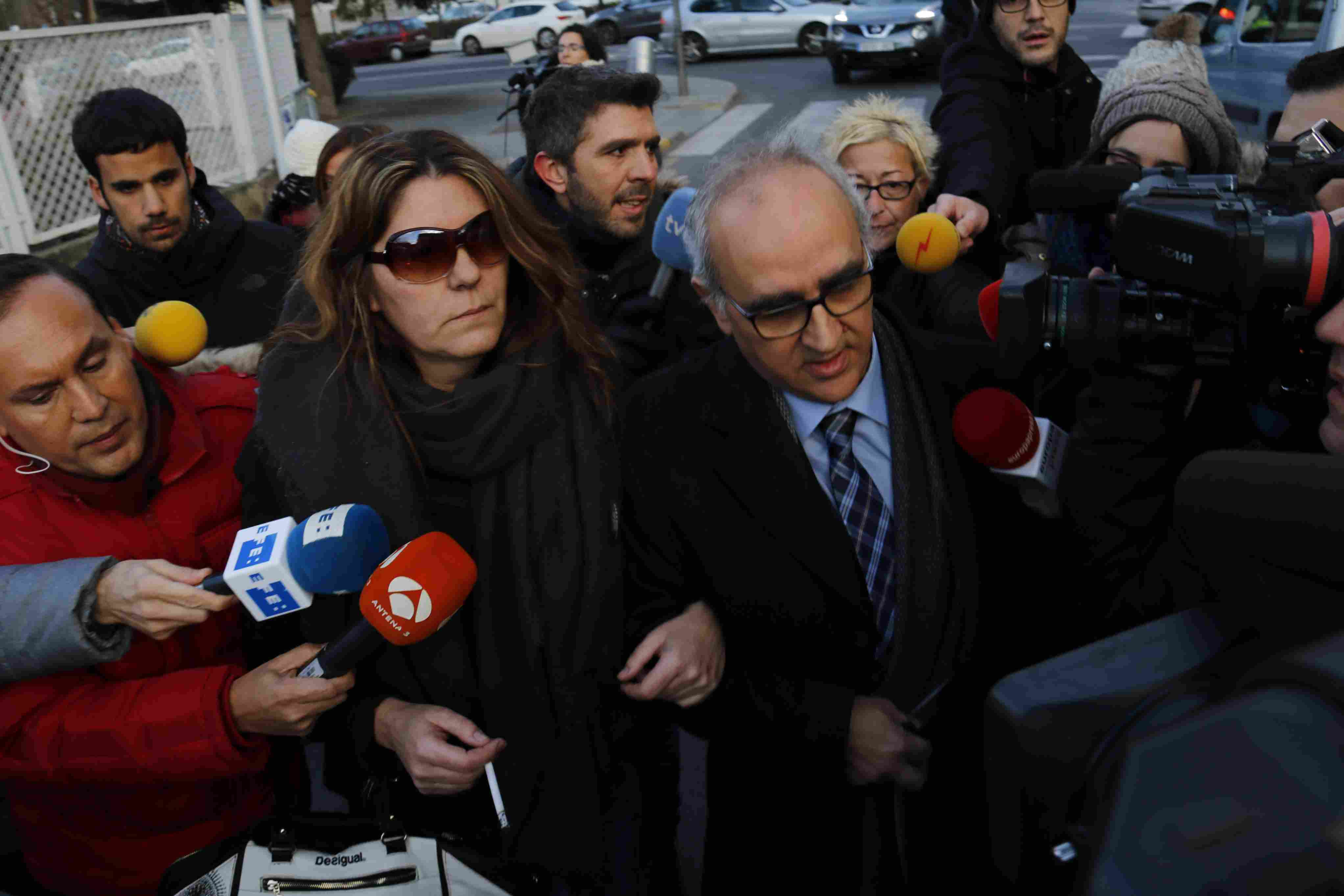 Cas Nadia: L'estafa arriba a judici amb els pares enfrontats