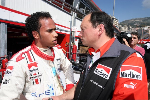 Hamilton Vasseur McLaren Mercedes / Foto: Europa Press Hamilton Vasseur McLaren Mercedes / Foto: Europa Press