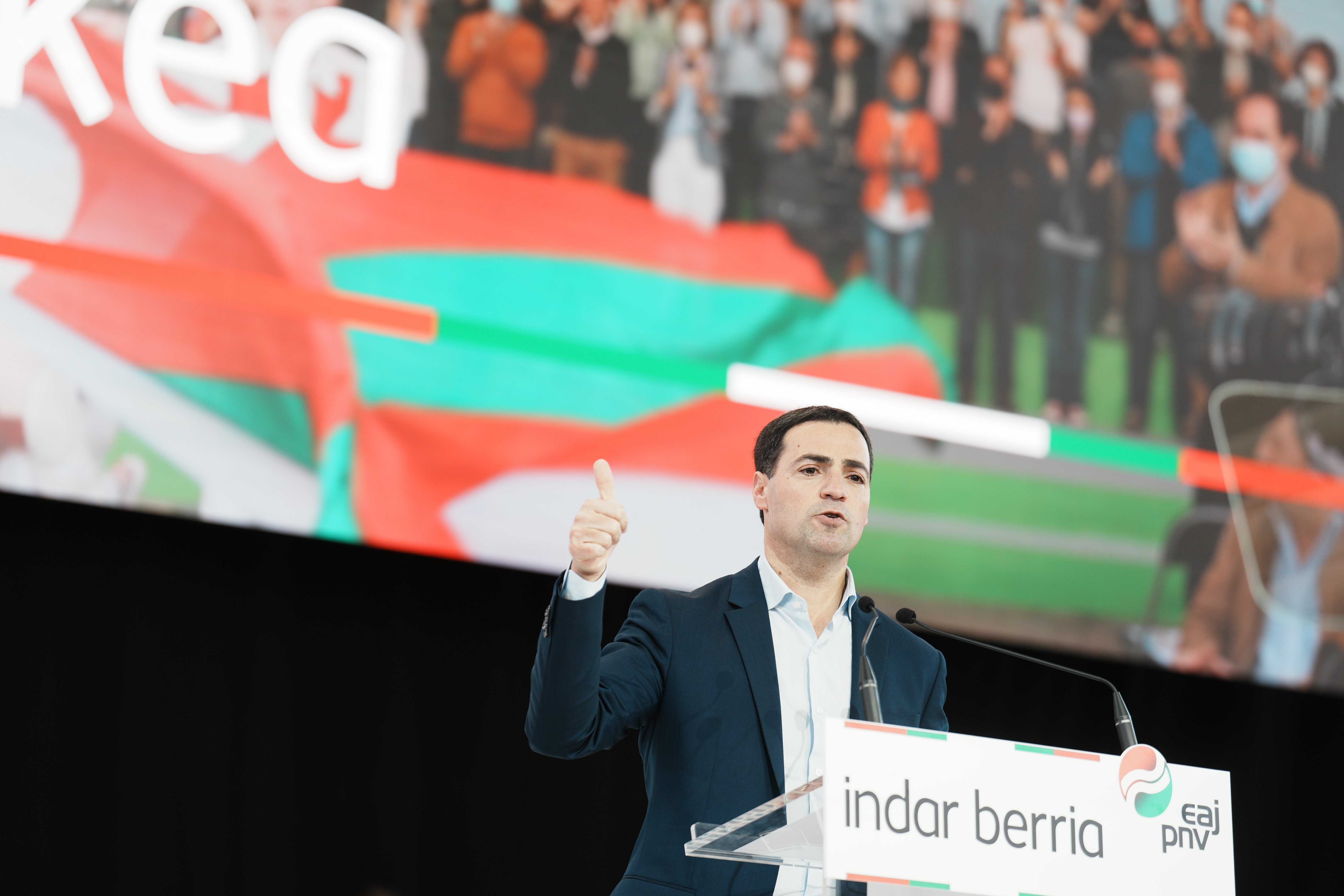 El PNV ganaría las elecciones en el País Vasco, pero con Bildu a solo dos escaños, según una encuesta