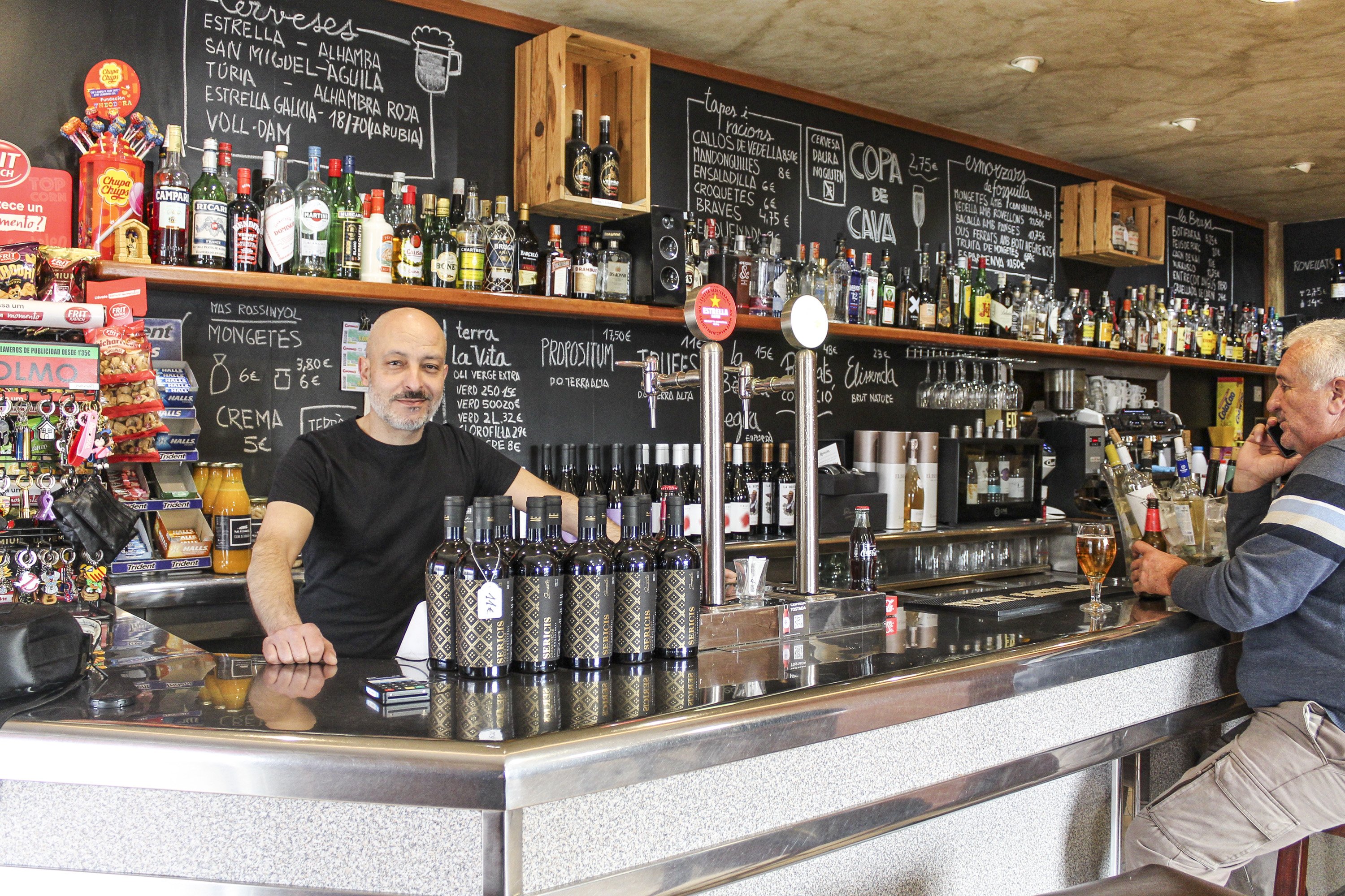 El bar de carretera perdido en medio del Bages con unos desayunos de tenedor memorables