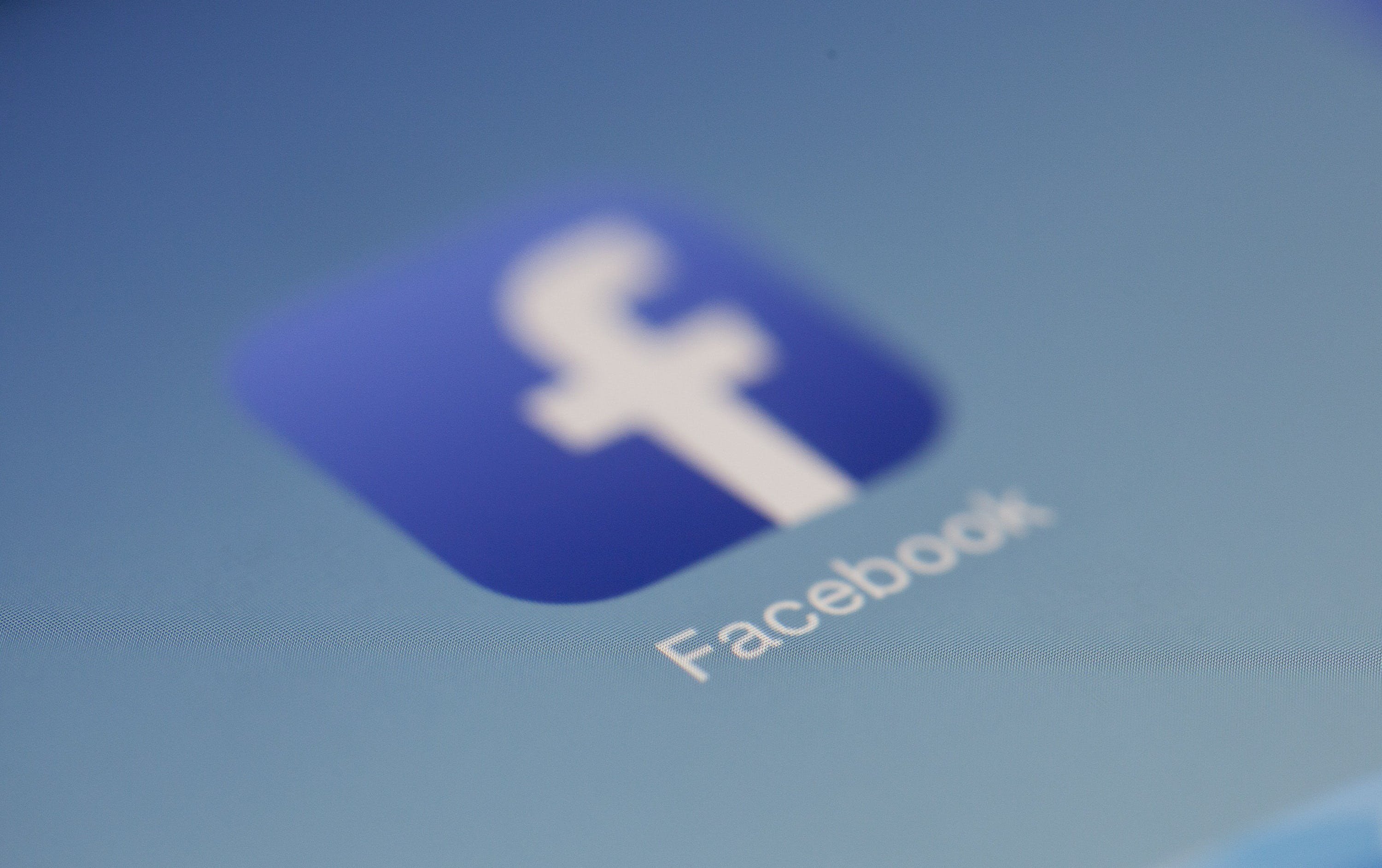 Facebook borrará tus vídeos en directo antiguos: te contamos cómo guardarlos