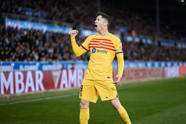 Robert Lewandowski, després de marcar el primer gol de l'Alabès - Barça / Foto: Europa Press