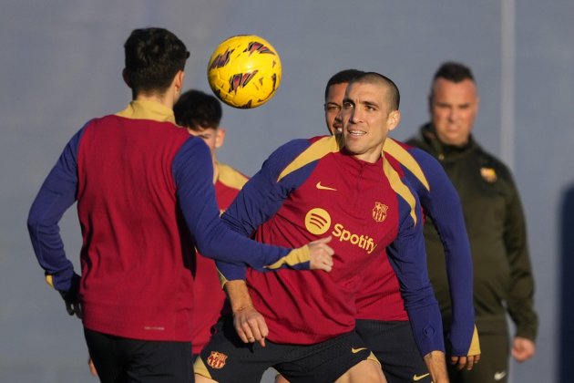 Oriol Romeu entrenamiento Barça / Foto: EFE