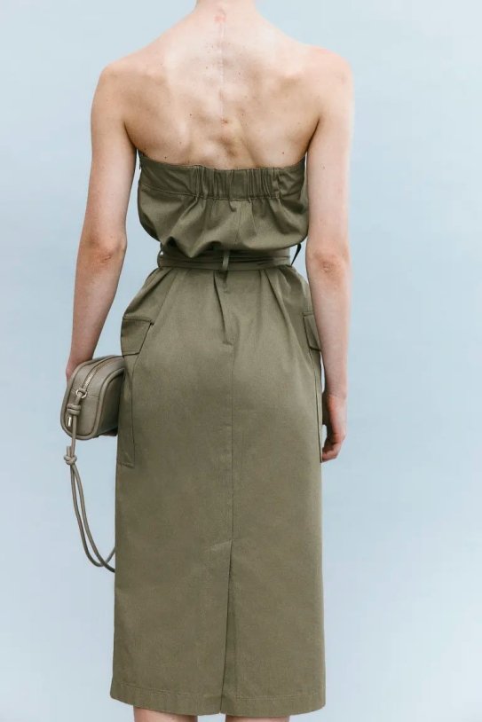 Vestit bandeau amb cinturó