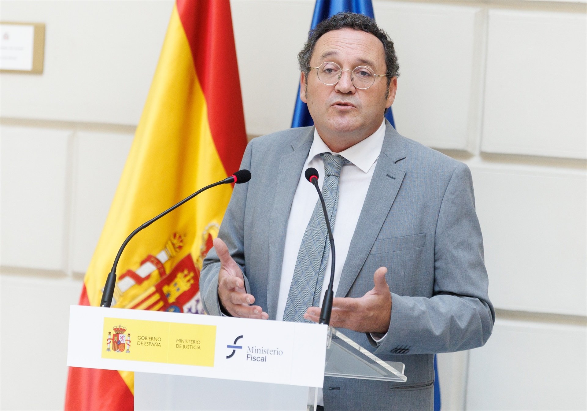 El fiscal general desmiente que haya presionado para no investigar a Puigdemont por terrorismo