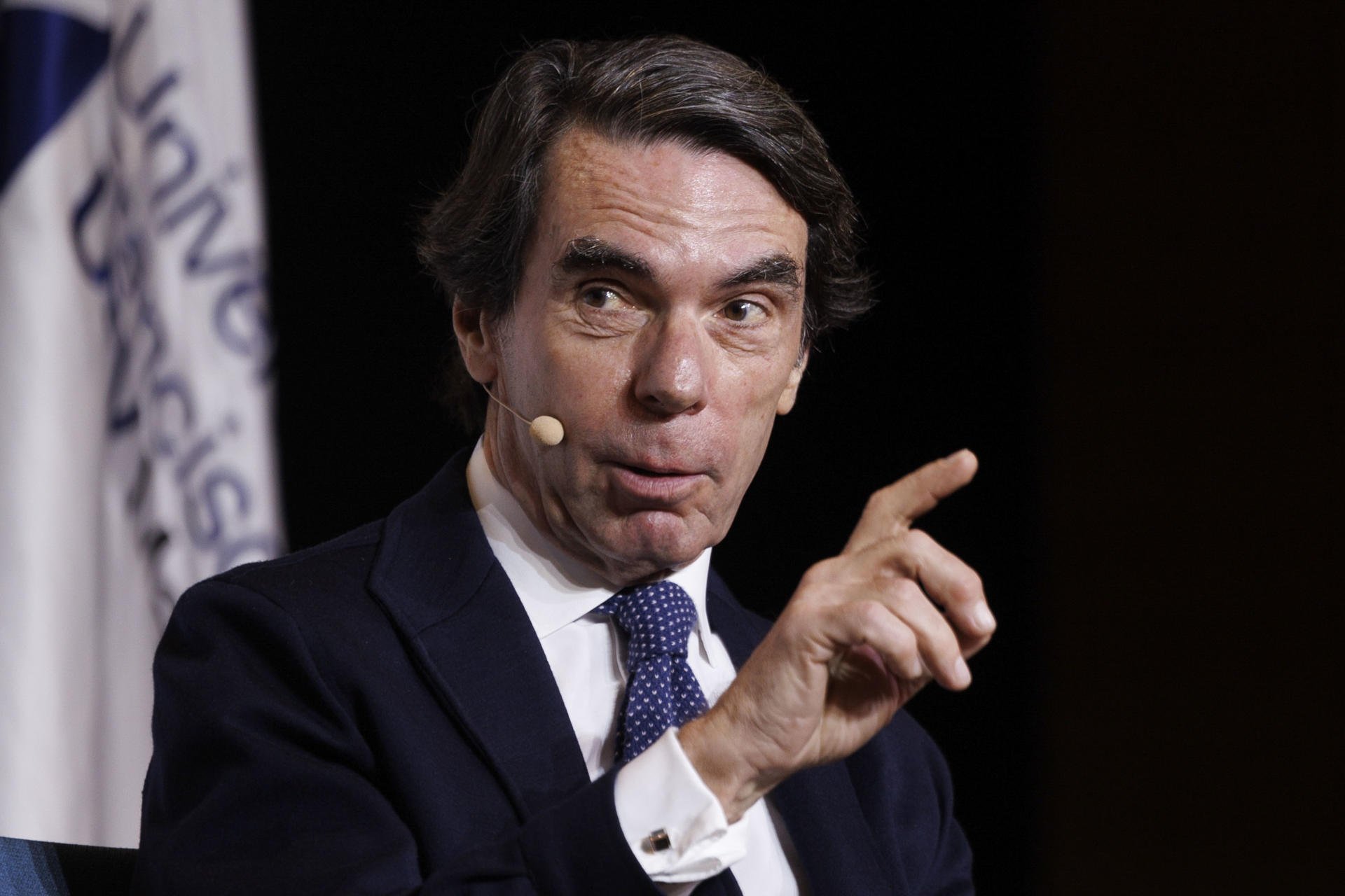 Aznar acusa al Gobierno y al independentismo de “querer volver a la Guerra Civil”