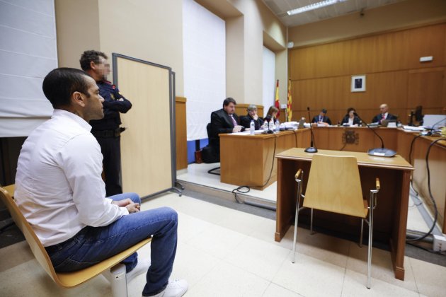Dani Alves. Juicio en la Audiencia de Barcelona por agresión sexual. EFE/ Alberto Estévez