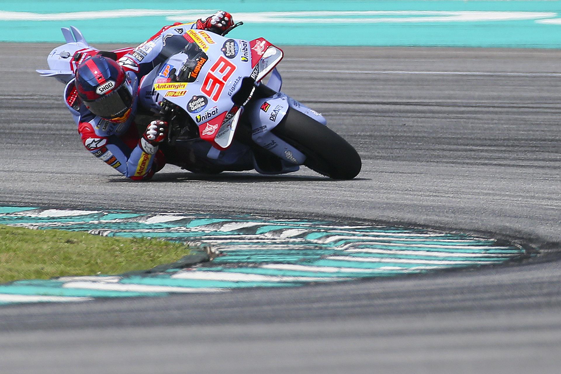 Primers dubtes de Marc Márquez en l'estrena oficial de l'any de MotoGP a Sepang