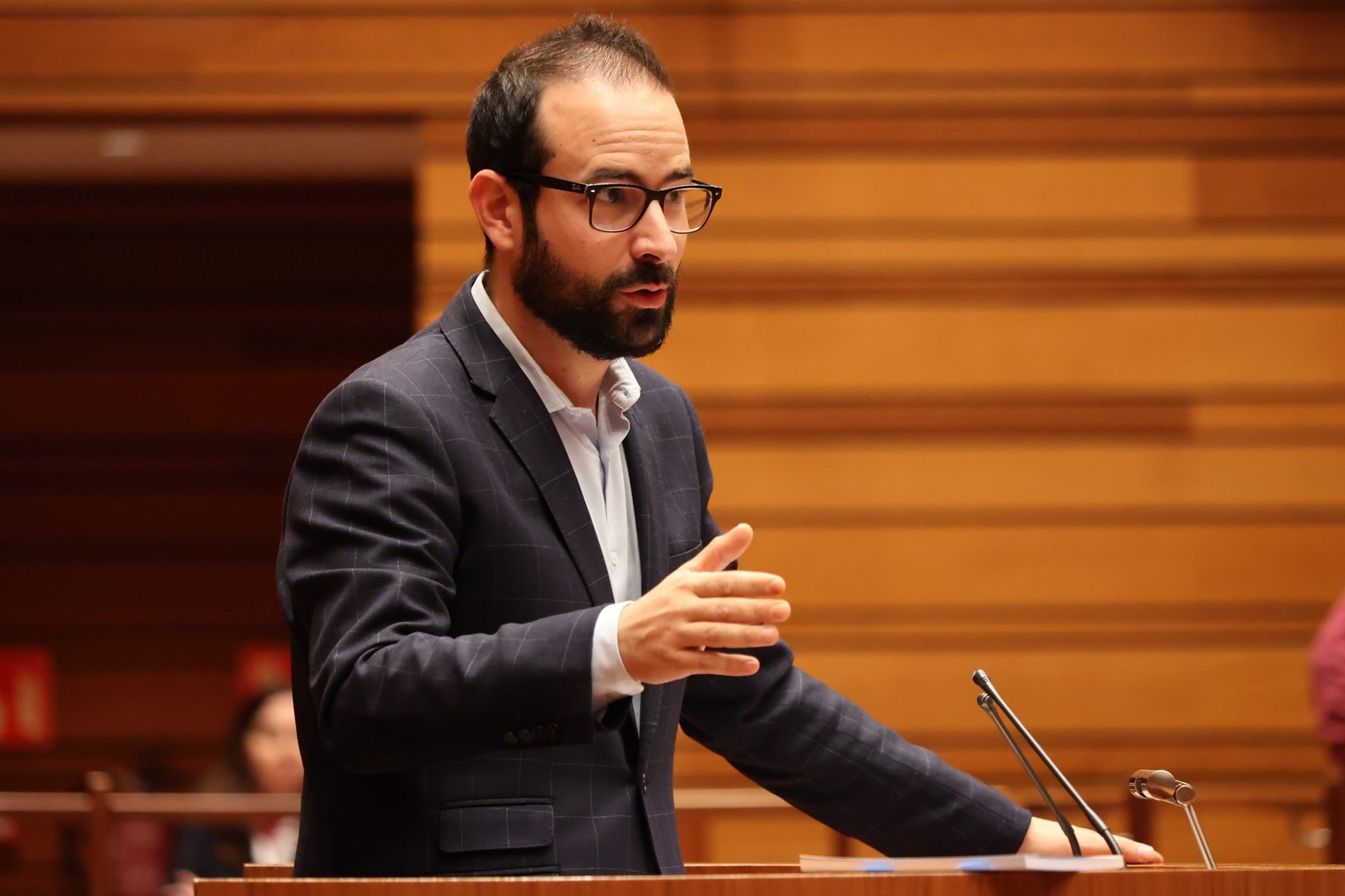 Detenido un diputado del PSOE de Castilla y León por amenazar a su mujer y golpear la puerta de su casa