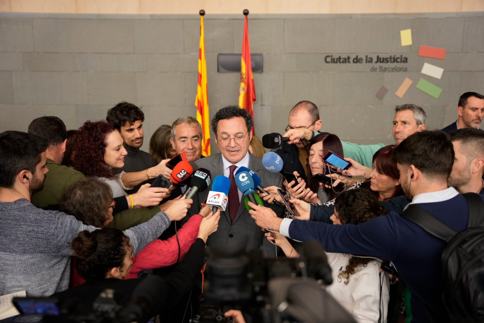 La Fiscalía General del Estado desautoriza a la catalana y no recurrirá la amnistía de Buch y Escolà