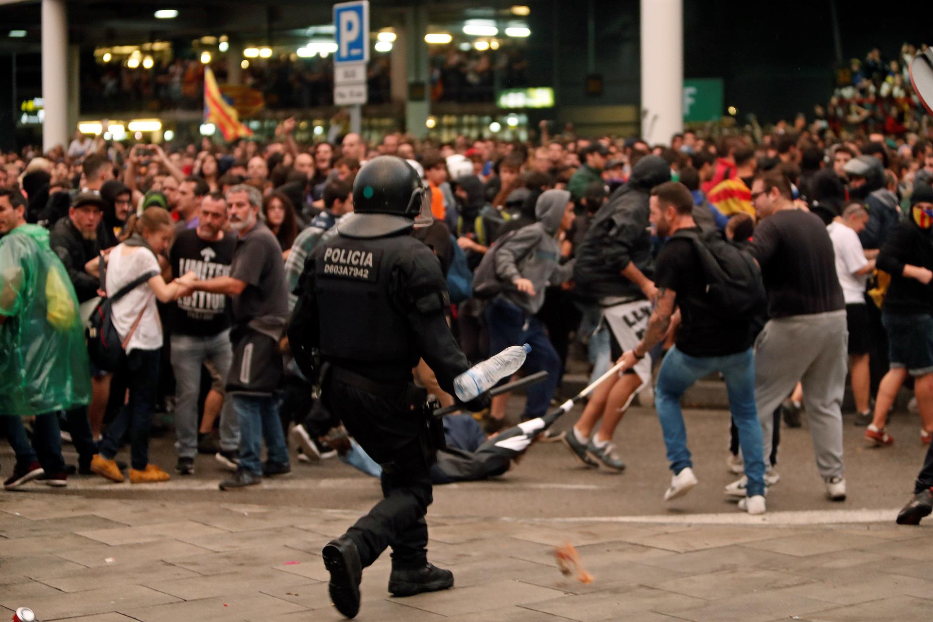 Tsunami Democràtic aeroport del Prat Barcelona octubre 2019 Efe