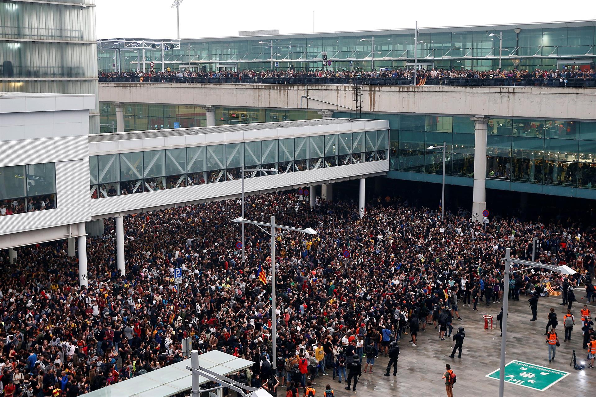 Tsunami Democràtic aeroport del Prat Barcelona octubre 2019 Efe