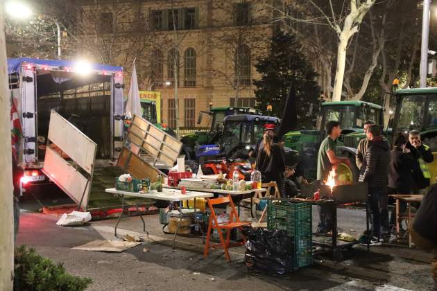 Pagesos tractors passar nit Barcelona / ACN Pagesos tractors passar nit Barcelona / ACN