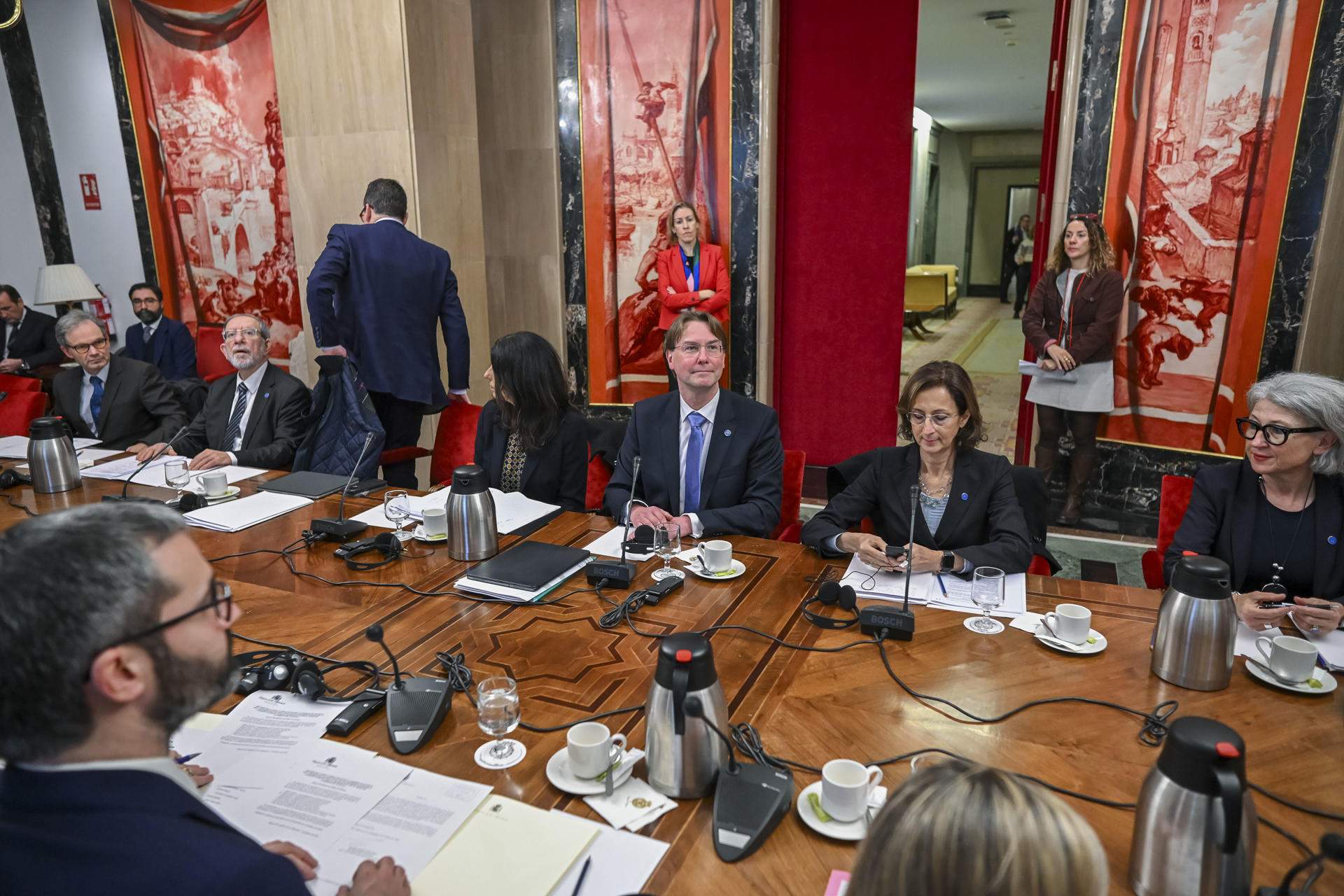 Junts, ERC i PSOE reivindiquen la robustesa jurídica de l’amnistia davant la Comissió de Venècia