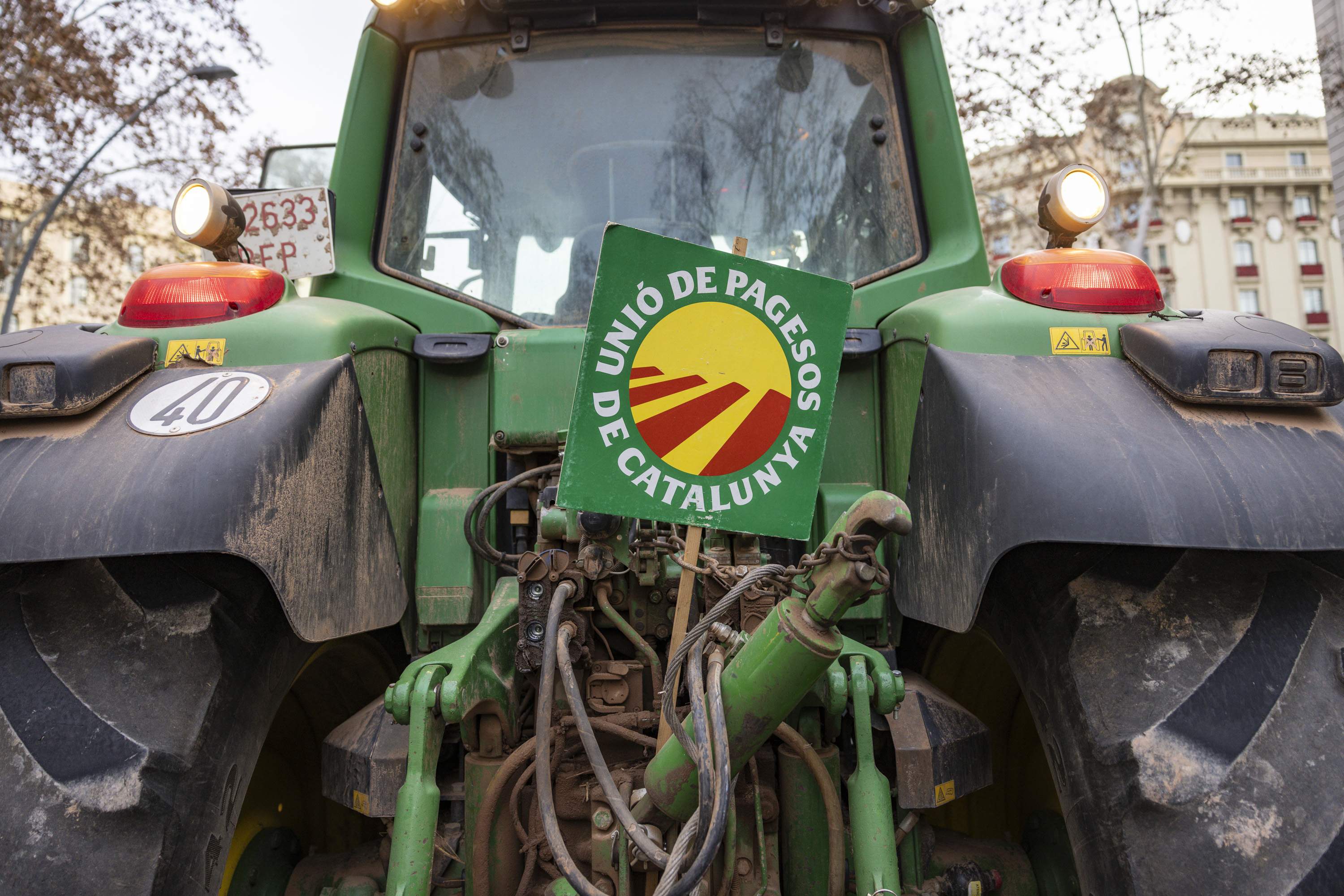 Nova setmana de vaga dels pagesos catalans: talls de carreteres i tractorades