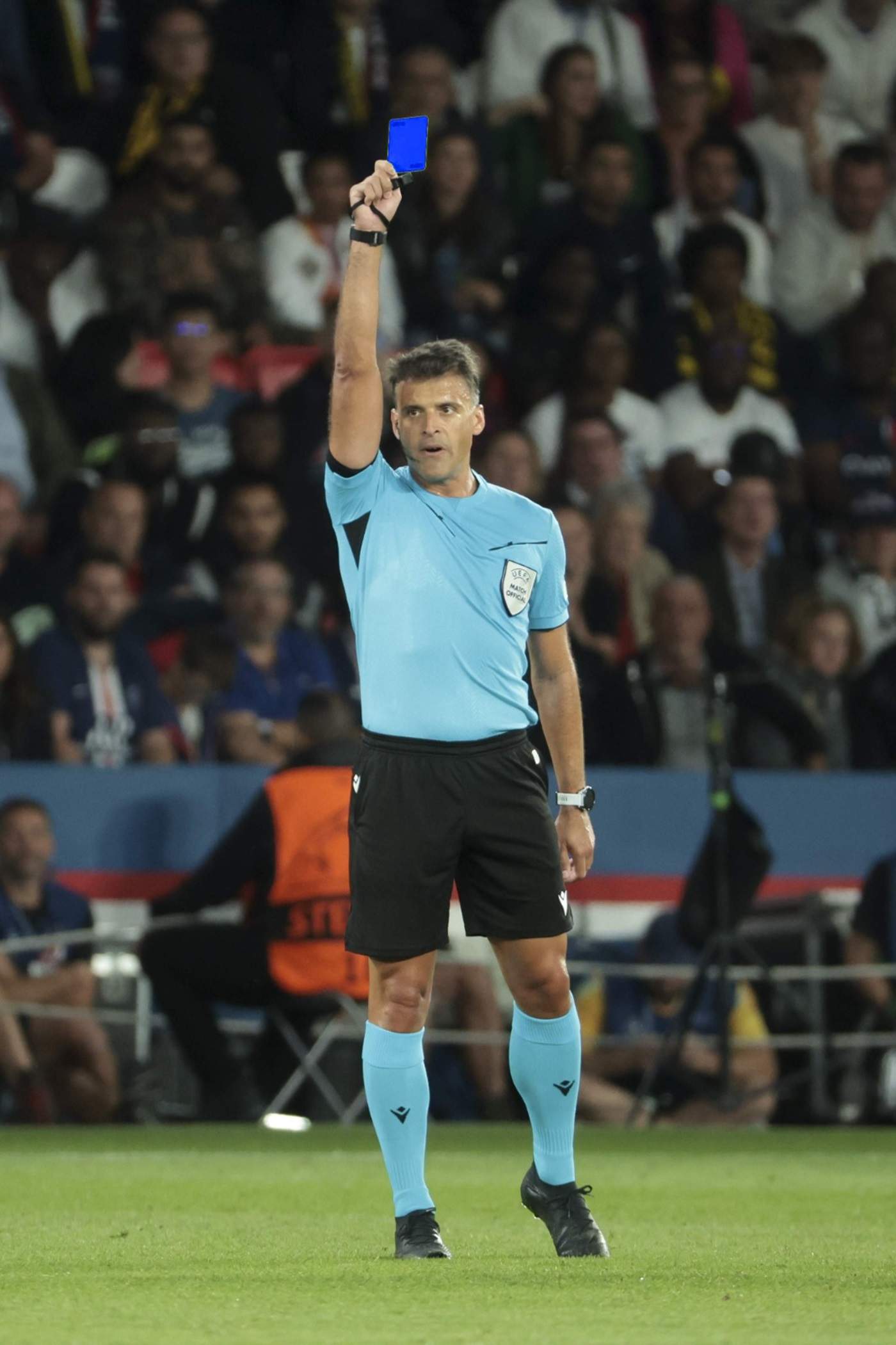 ¿Qué es la tarjeta azul que revolucionará el futbol mundial?