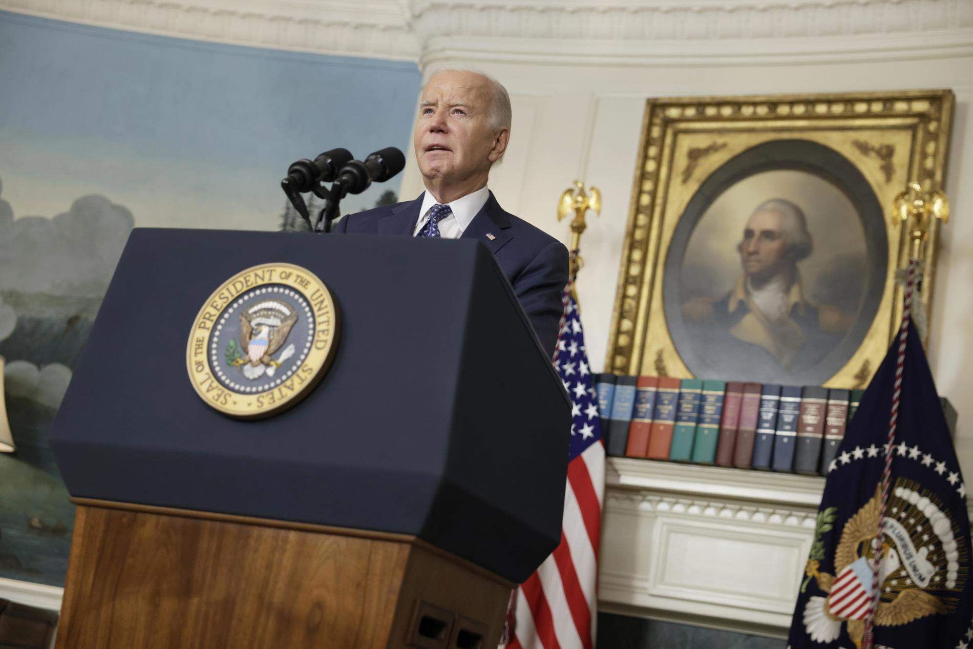 Biden respon al fiscal subratllant que la seva memòria "està bé" però torna a relliscar