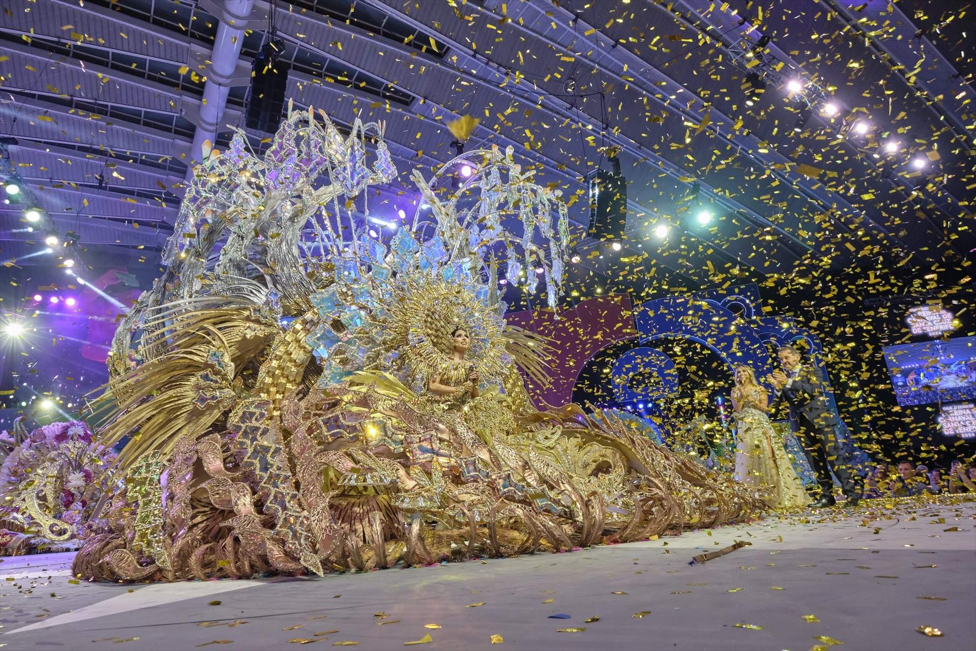 Carnestoltes de Santa Creu de Tenerife 2024, els pagesos a Barcelona i més: la volta al món en 15 fotos