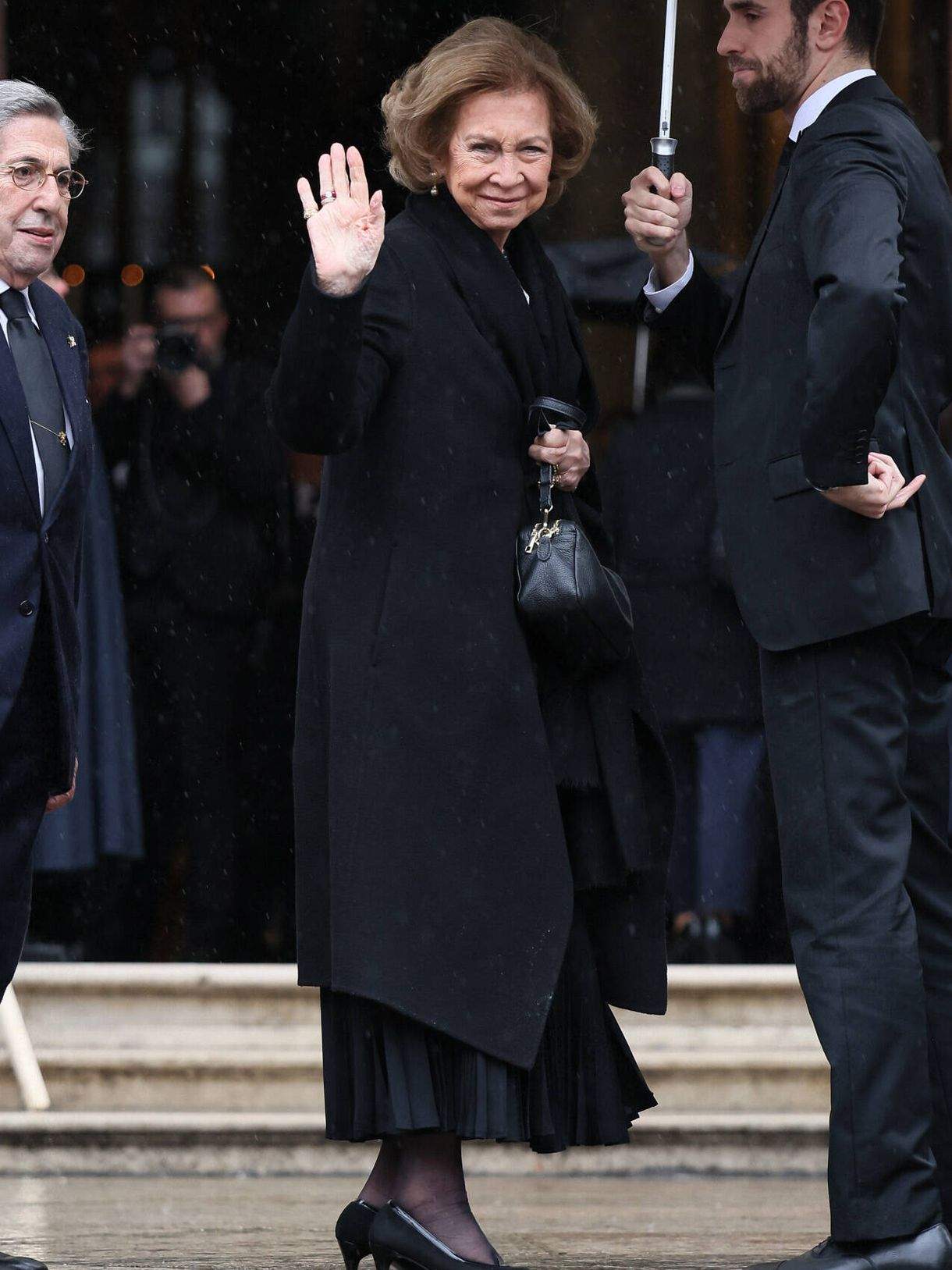 la reina sofia en el funeral