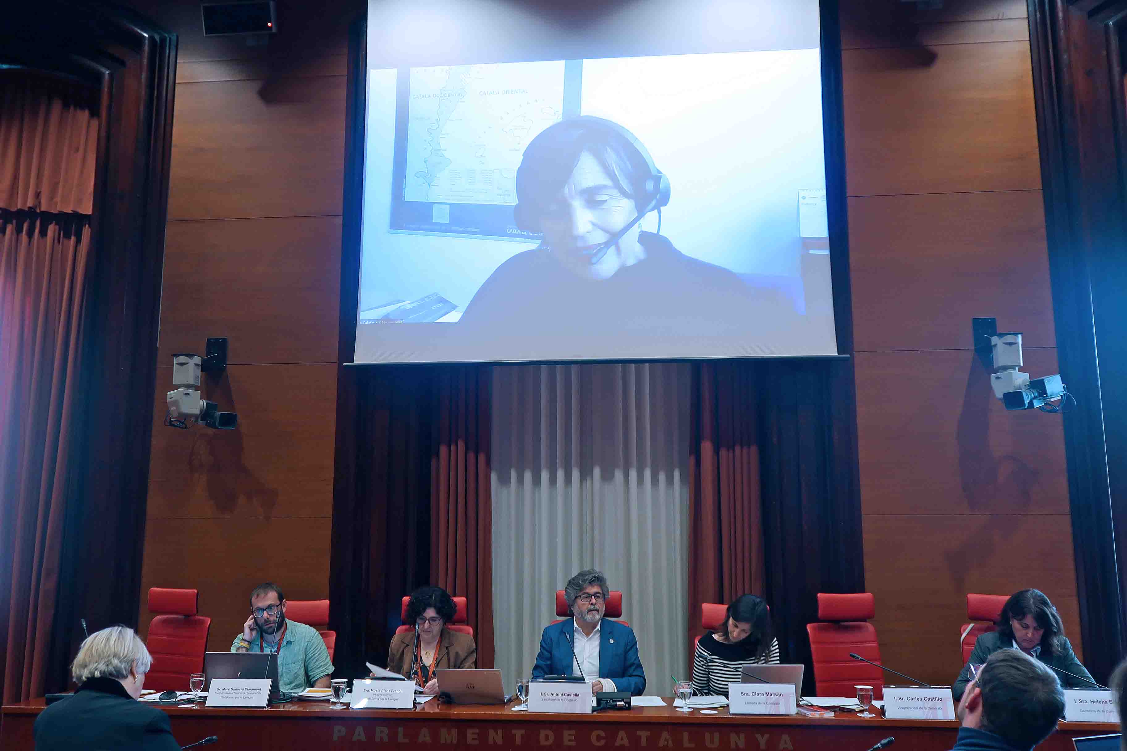 Plataforma per la Llengua reclama augmentar la docència en català als màsters