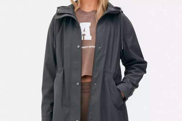Impermeable midi de Paula Echevarría1 Impermeable midi de Paula Echevarría1