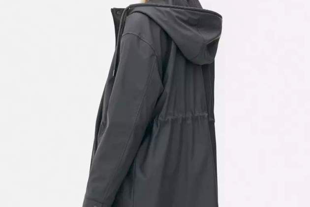 Impermeable midi de Paula Echevarría