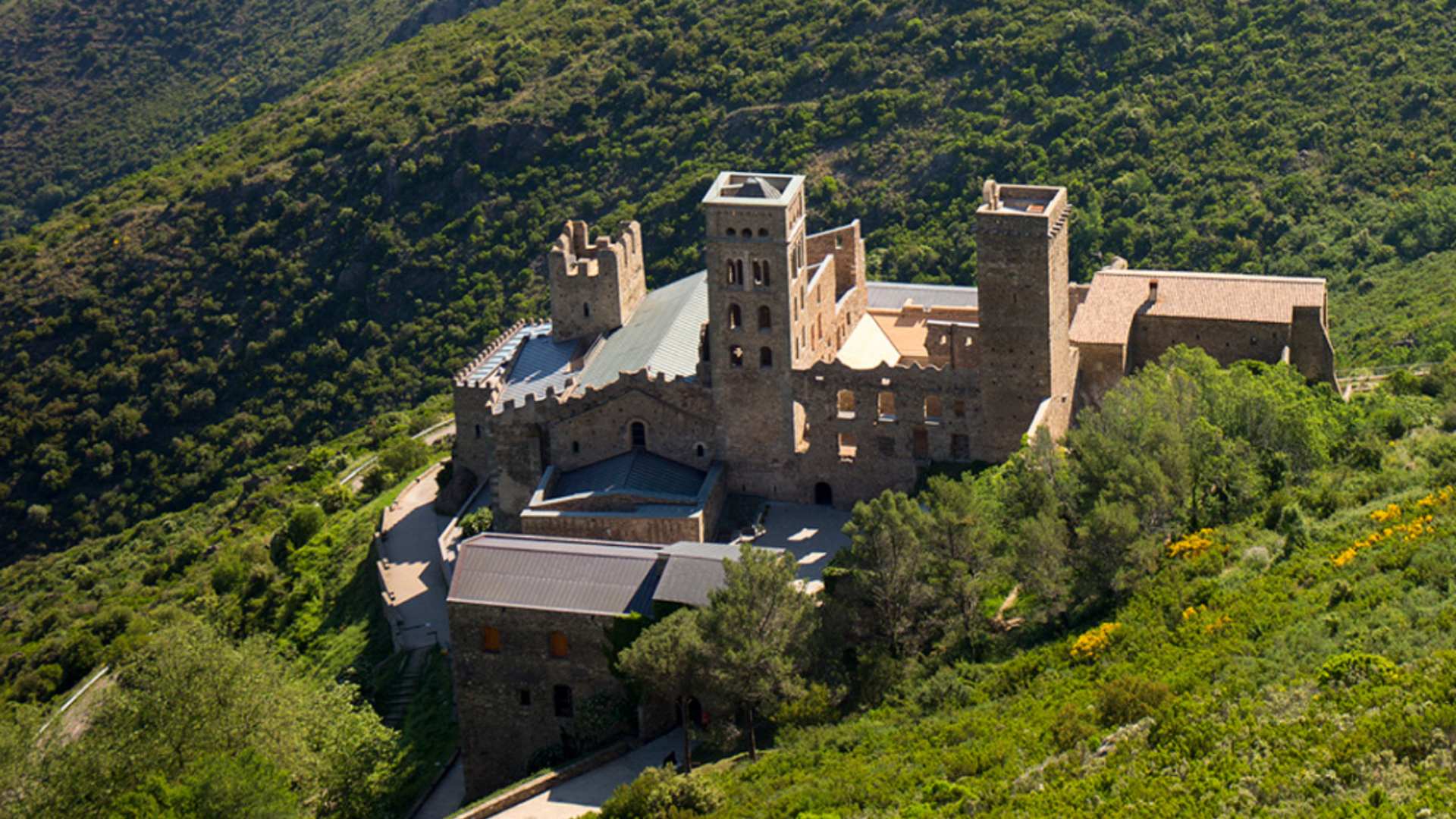 El misterioso monasterio que te fascinará por su belleza. ¿Lo conoces?