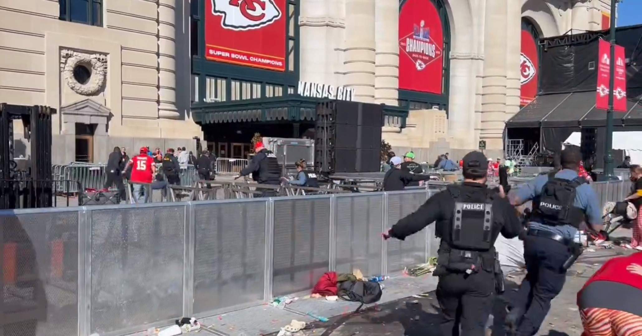 Un mort i una desena de ferits en un tiroteig durant la desfilada de la Super Bowl a Kansas City