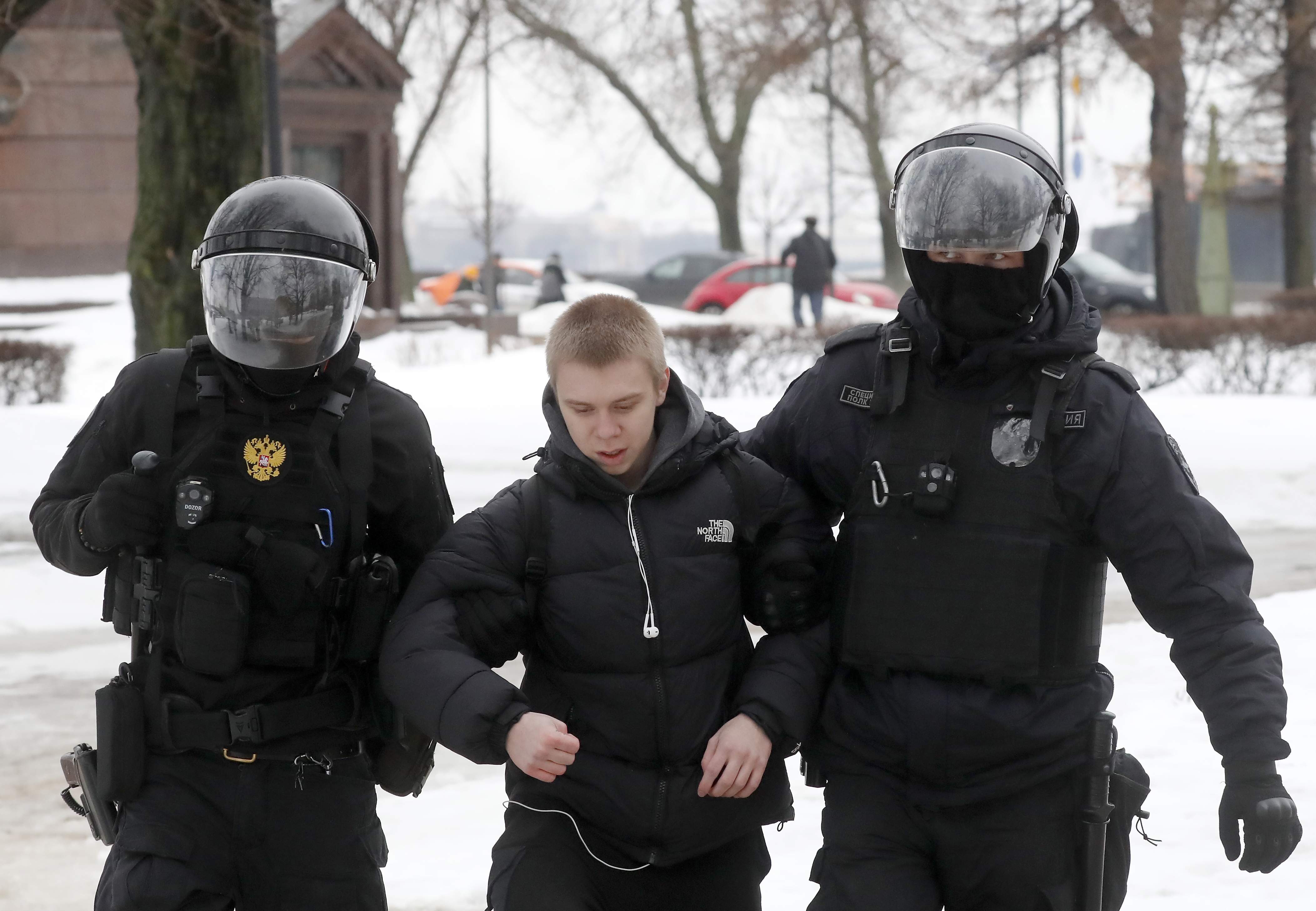 Represión policial en Rusia por rendir homenaje a Navalni