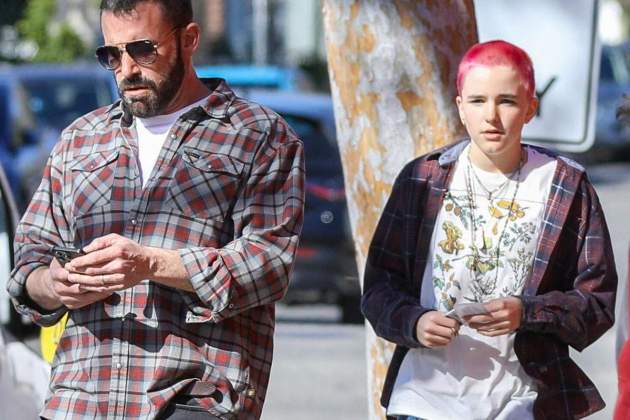 Ben Affleck al costat de|juntament amb la seva filla Seraphina Ben Affleck al costat de|juntament amb la seva filla Seraphina