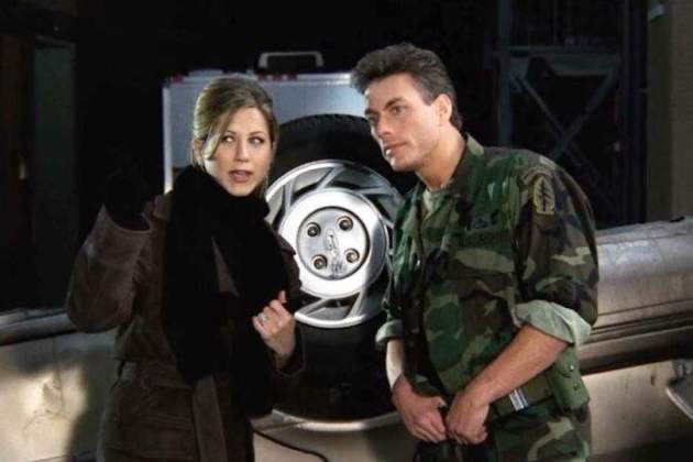 Jennifer Aniston y Jean Claude Van Damme Jennifer Aniston y Jean Claude Van Damme