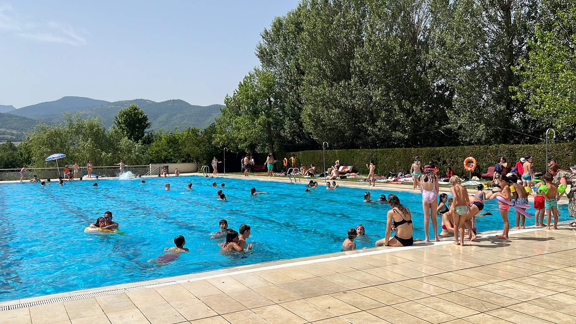 Les piscines públiques i privades es podran omplir si s’obren a la ciutadania