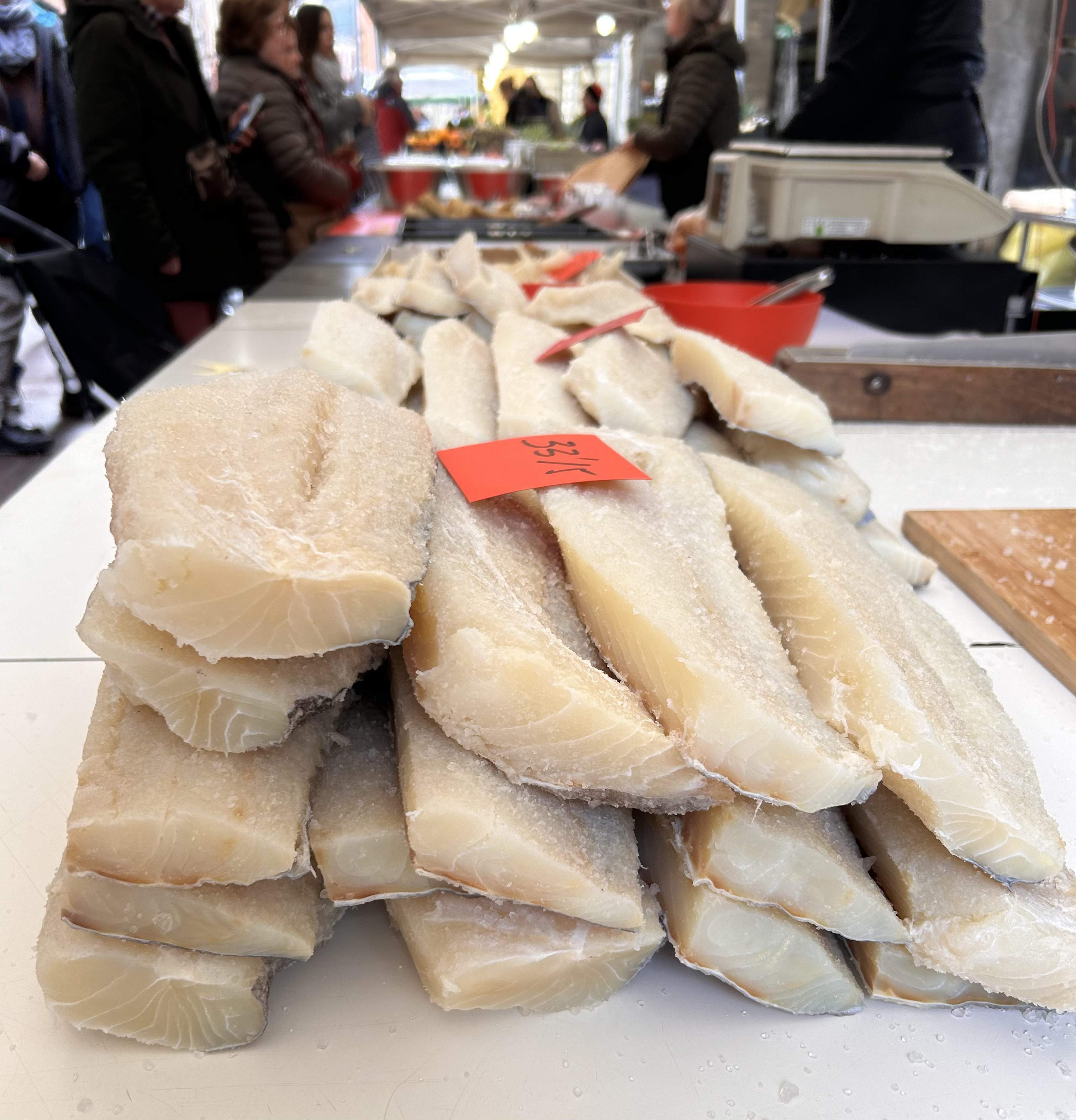 bacallà mercat local / Foto: Albert Villaró i Montse Ferrer