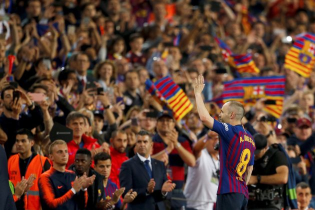 Camp Nou Iniesta Banderas Barça Real Societat EFE