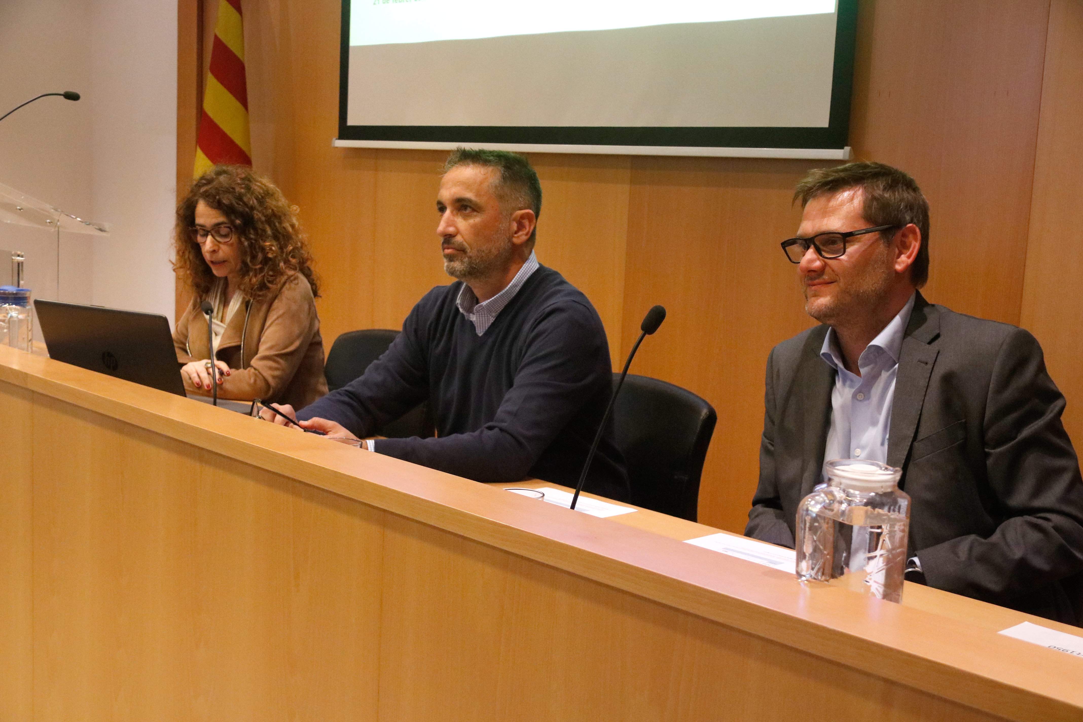 Enginyers i economistes defensen les dessaladores mòbils com una solució a curt termini
