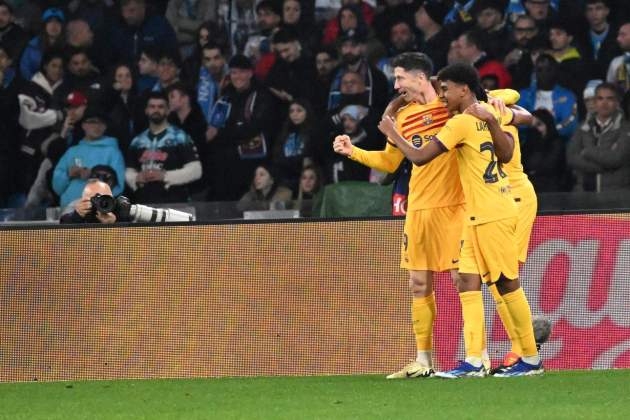 Robert Lewandowski Lamine Yamal celebració gol Barça / Foto: EFE