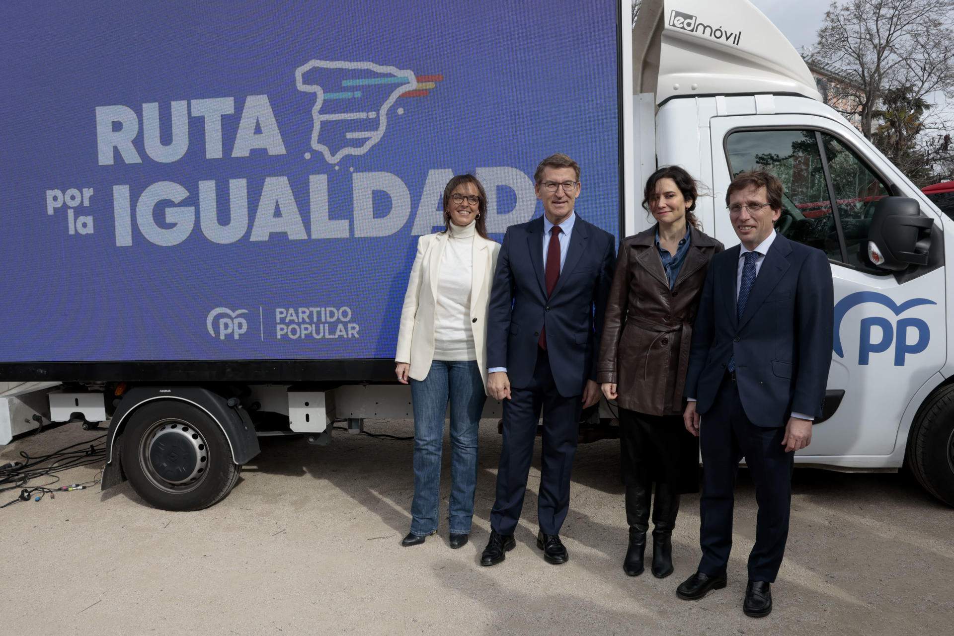 La “Ruta por la igualdad” del PP: dos autobuses por toda España contra la ley de amnistía