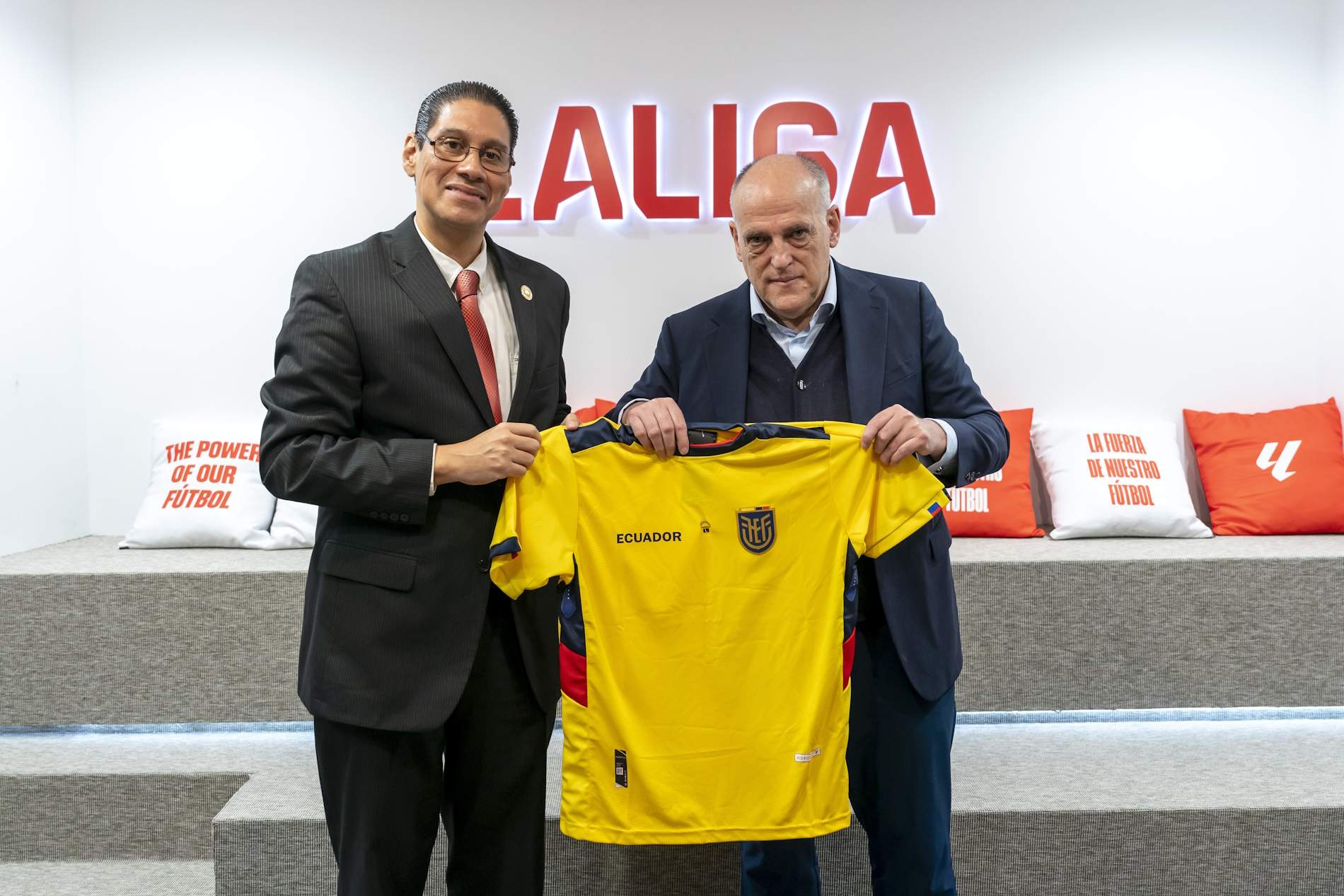 LaLiga recibe al ministro de Telecomunicaciones y de la Sociedad de la Información de Ecuador, César Martín