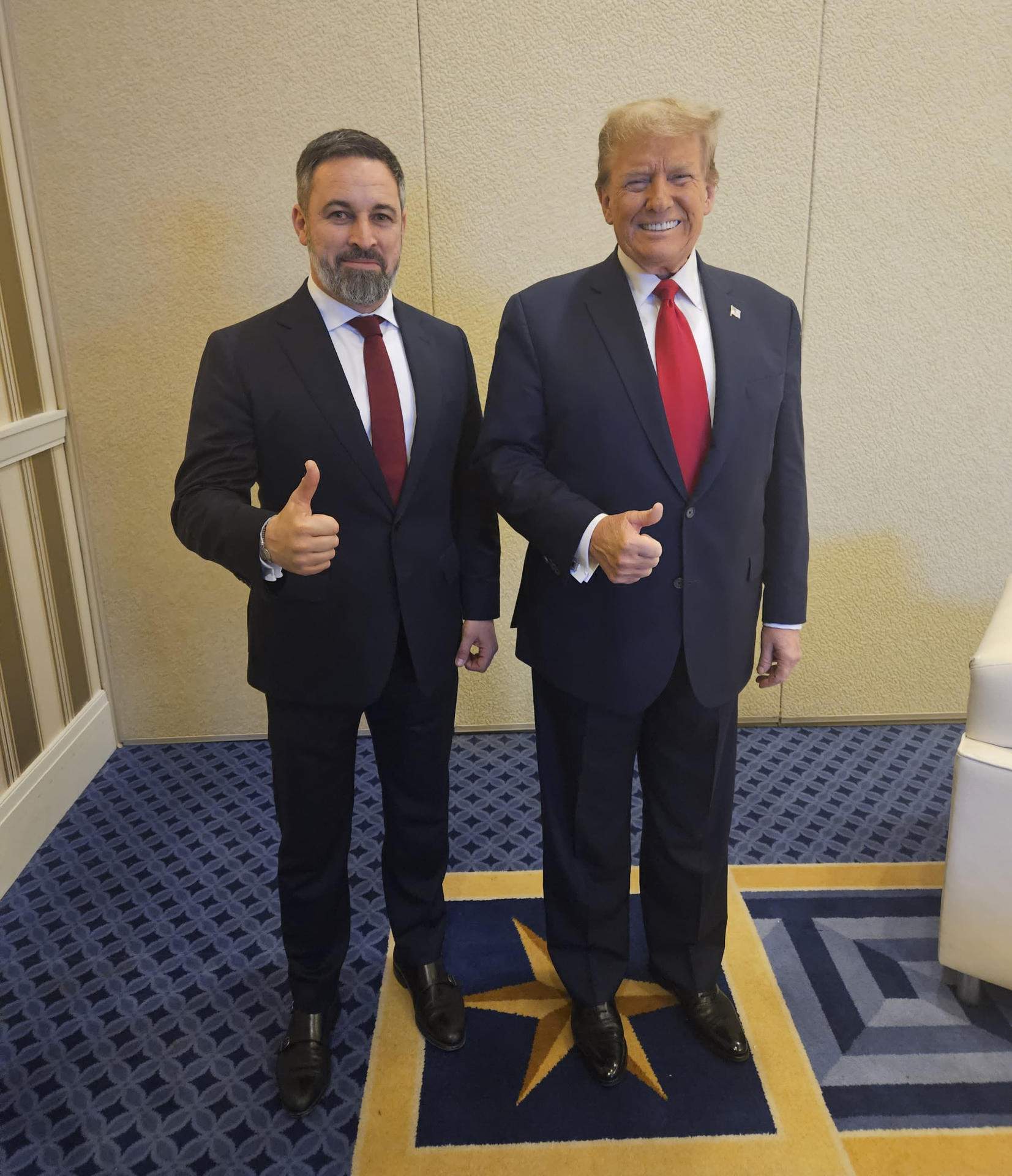 Trump y Abascal se encuentran en una convención de la extrema derecha: "Será el número uno en España"