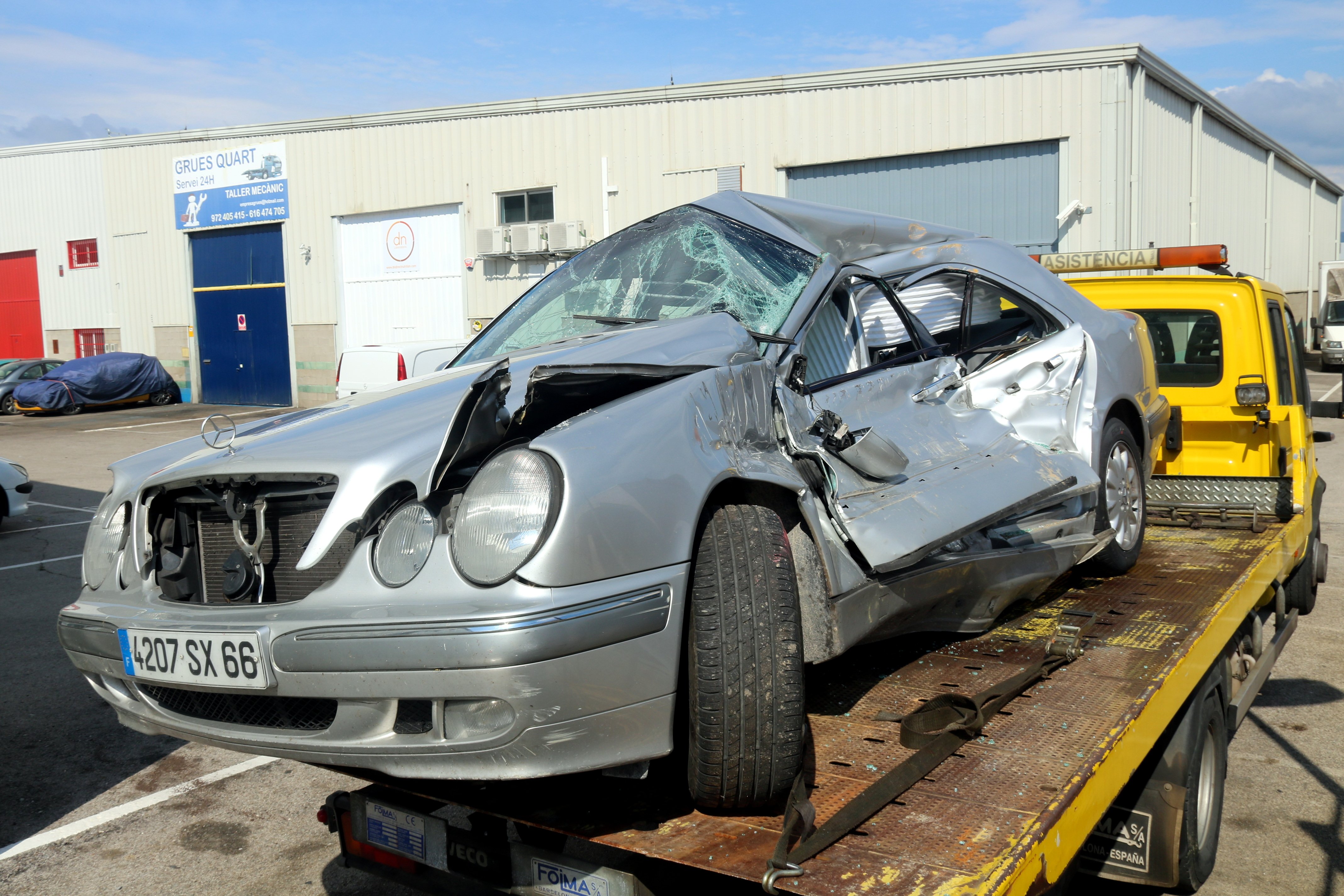 Mor el conductor d'un vehicle en una col·lisió a Girona