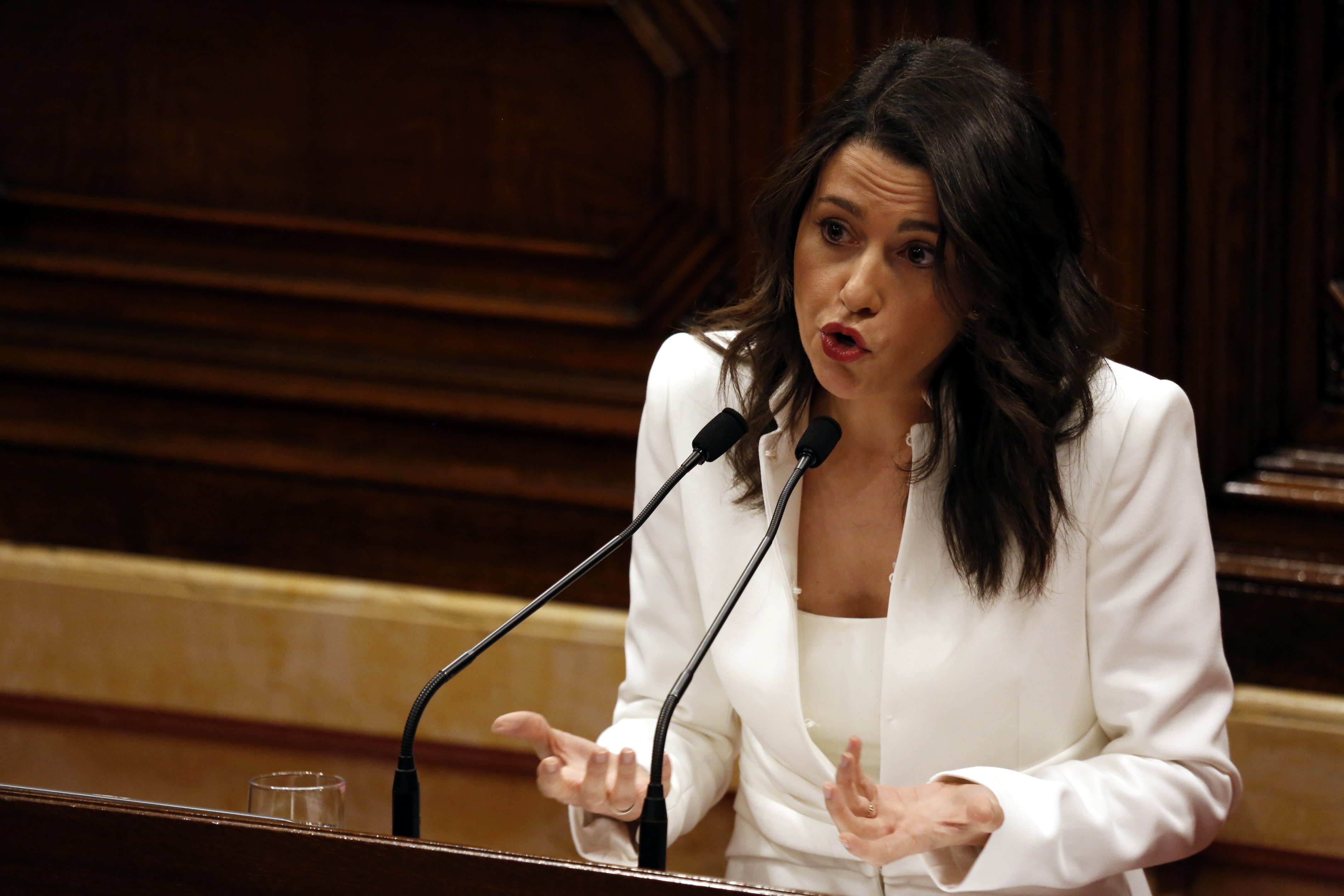 Arrimadas diu que el nou Govern "té més imputats que dones"