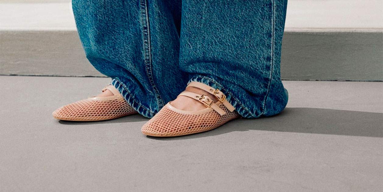 Bershka agota en tiempo récord en toda España las bailarinas de rejilla con 2 hebillas, lista de espera
