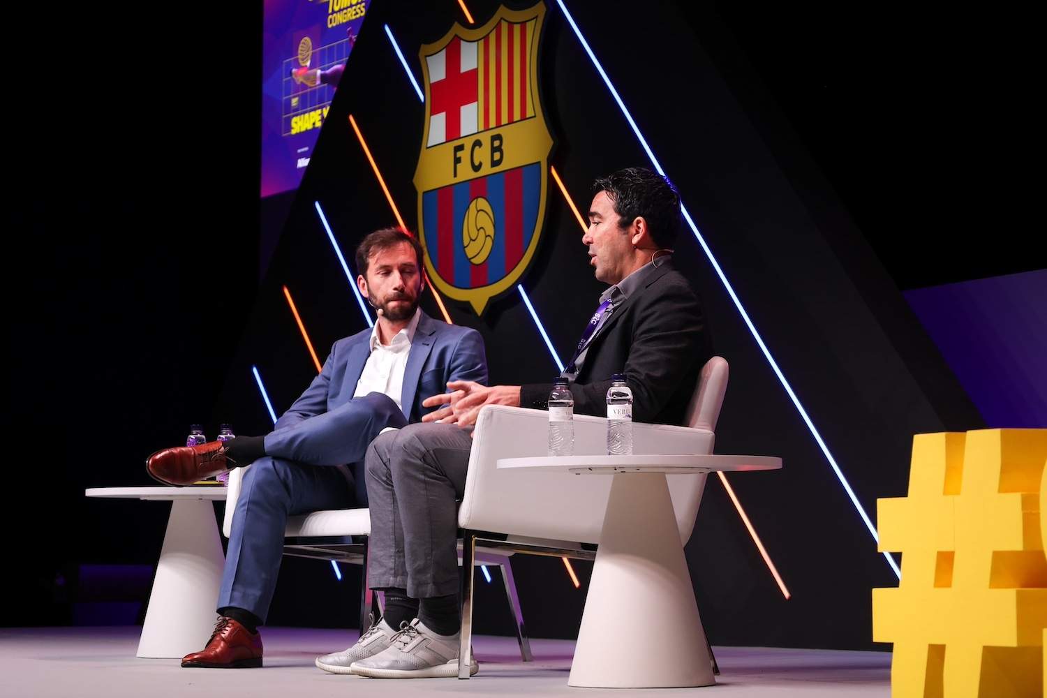 Venga el entrenador que venga está fuera del Barça por decisión de Deco y Joan Laporta