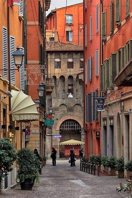 Bolonya. Via Fusari. Font Pinterest