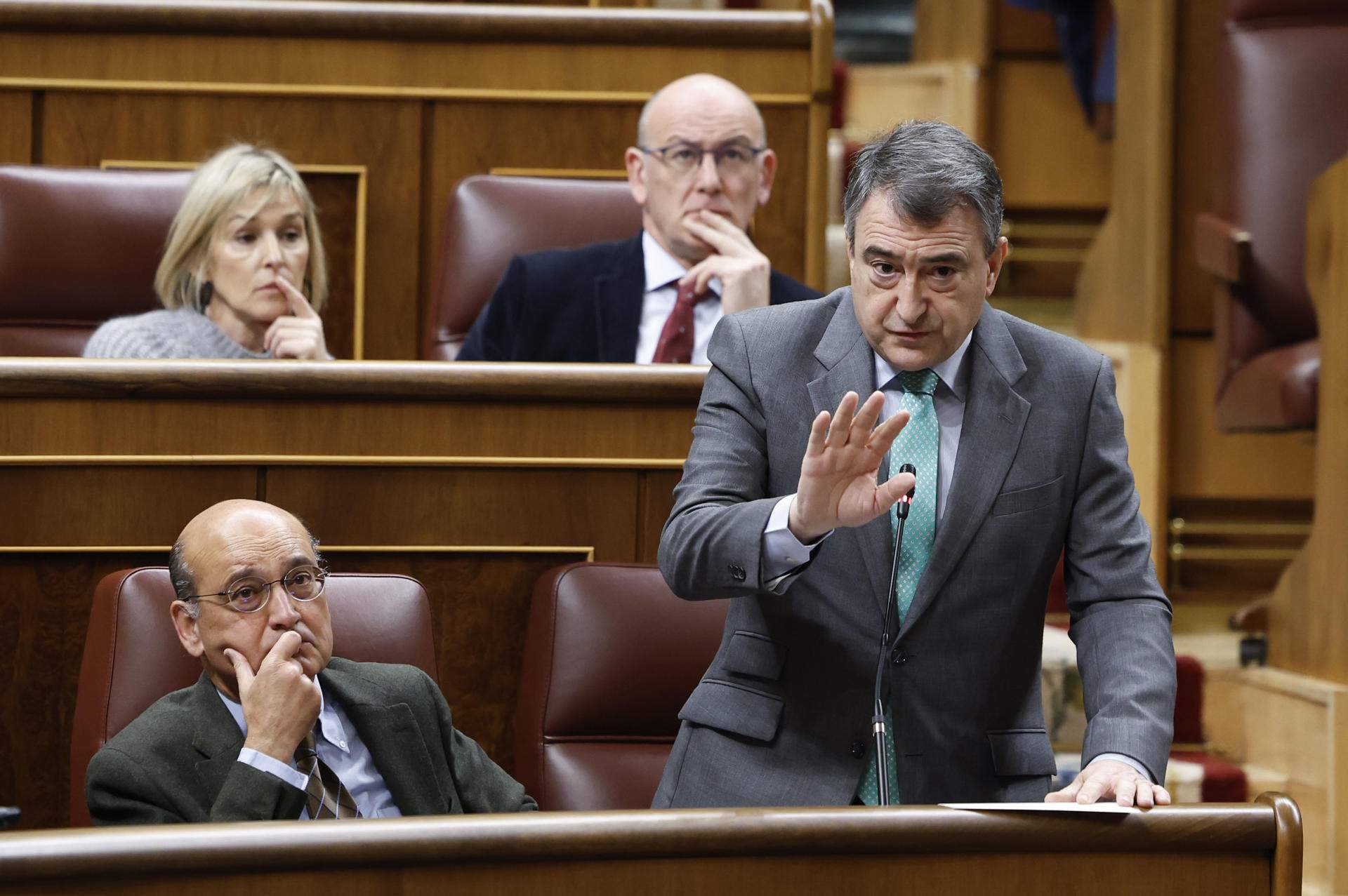 El PNB acusa Pedro Sánchez d’estar “recentralitzant” l’Estat i debilitant la bilateralitat