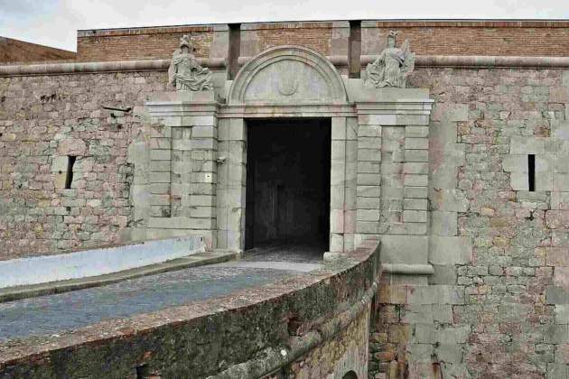 entrada castillo santo ferran (1)